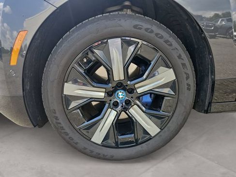 Used 2024 BMW iX xDrive50 w/ Sport Package AWD/4WD image 14