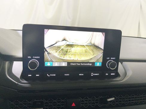 Certified 2023 Honda Accord EX image 17