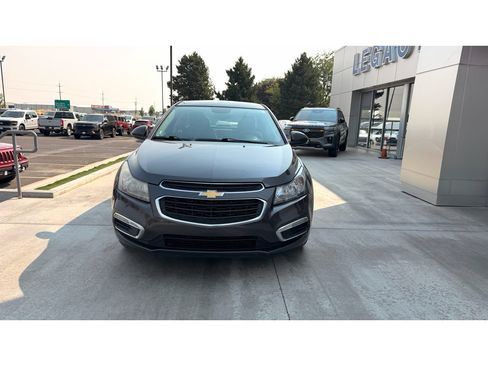 Used 2015 Chevrolet Cruze LT FWD image 4