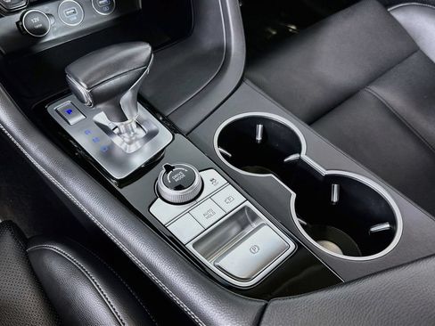 Used 2022 Genesis G70 2.0T AWD/4WD image 26