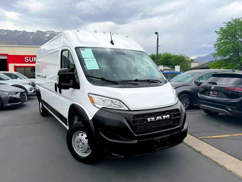 Used 2023 RAM ProMaster 2500 FWD image 2
