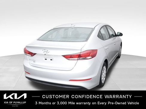 Used 2018 Hyundai Elantra SE w/ SE Connectivity Package 04 FWD image 5