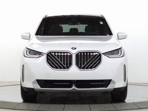 Used 2025 BMW X3 xDrive30i w/ Premium Package image 2