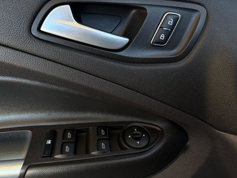 Used 2013 Ford Escape SE image 37