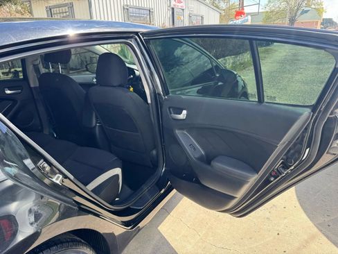 Used 2017 Kia Forte LX FWD image 20