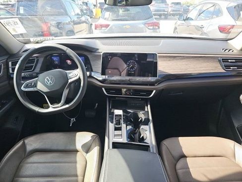 Used 2025 Volkswagen Atlas SEL image 13