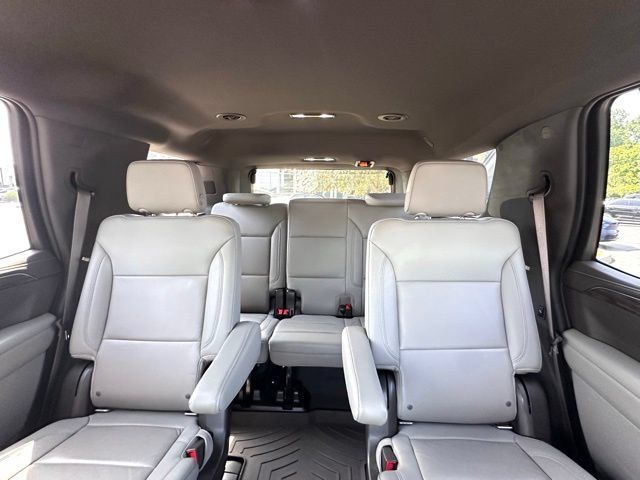 Used 2022 Chevrolet Tahoe Z71 w/ Z71 Off-Road Package AWD/4WD image 30