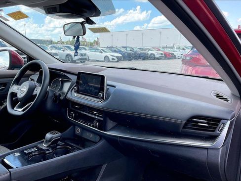 Certified 2023 Nissan Rogue SV FWD image 6
