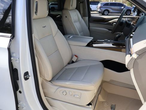 Certified 2023 Cadillac Escalade Premium Luxury Platinum w/ LPO, Radiant Package image 24