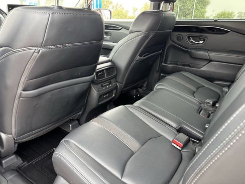 Certified 2025 Honda Pilot Touring image 15