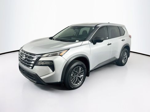 Used 2025 Nissan Rogue S FWD image 3