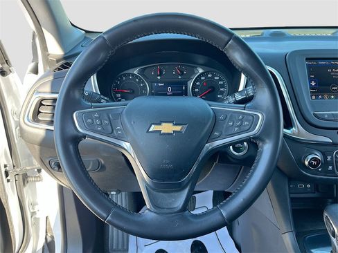 Used 2022 Chevrolet Equinox LT image 11