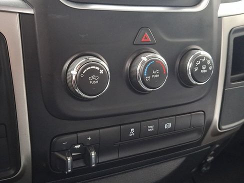Used 2017 RAM 2500 SLT AWD/4WD image 17
