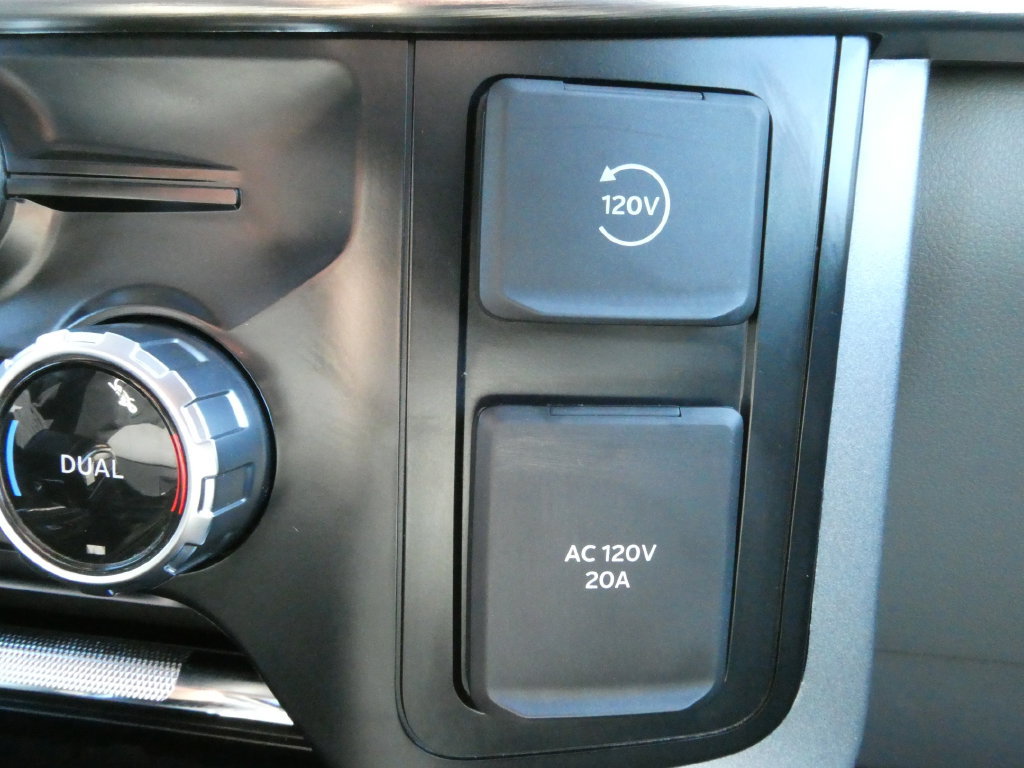 Used 2023 Ford F150 Lariat w/ Trailer Tow Package AWD/4WD image 30