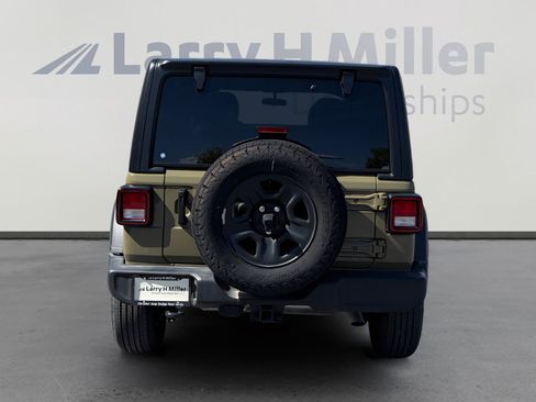 Used 2025 Jeep Wrangler Unlimited Sport AWD/4WD image 4