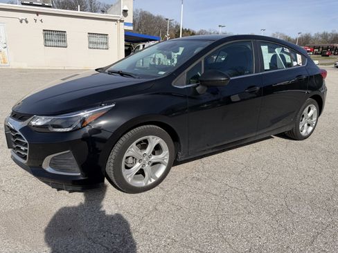 Used 2019 Chevrolet Cruze Premier w/ Driver Confidence II Package image 3