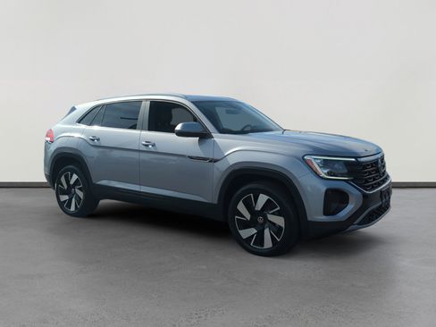 Certified 2024 Volkswagen Atlas Cross Sport SE image 7