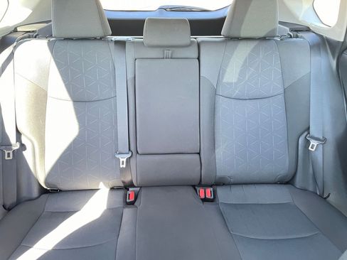 Used 2025 Toyota RAV4 XLE image 39