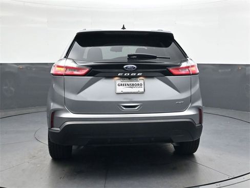 Used 2024 Ford Edge SE image 5