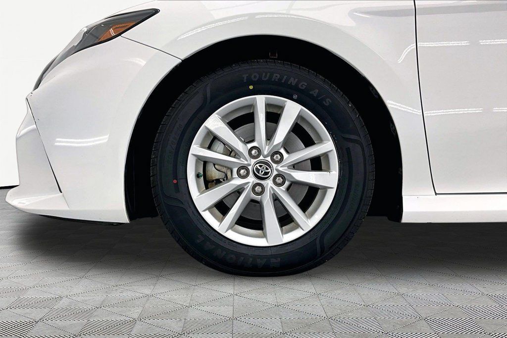 Used 2025 Toyota Camry LE FWD image 9