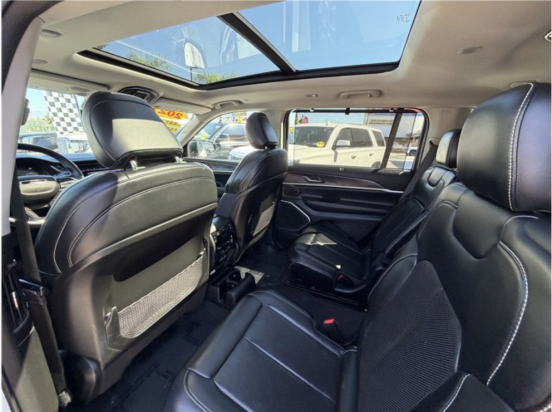 Used 2021 Jeep Grand Cherokee L Limited w/ Luxury Tech Group II AWD/4WD image 21