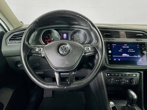 Used 2019 Volkswagen Tiguan SE w/ 3rd Row Seat Package AWD/4WD image 11