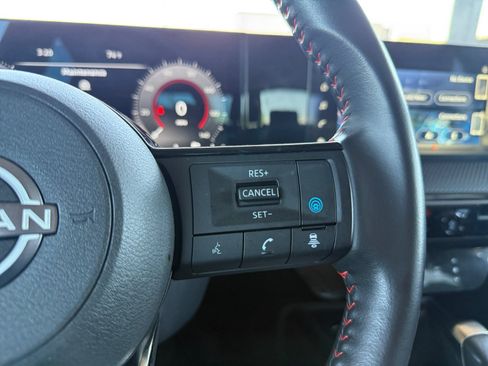 Used 2025 Nissan Kicks SR FWD image 19