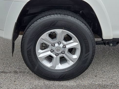 Used 2024 Toyota 4Runner SR5 AWD/4WD image 7