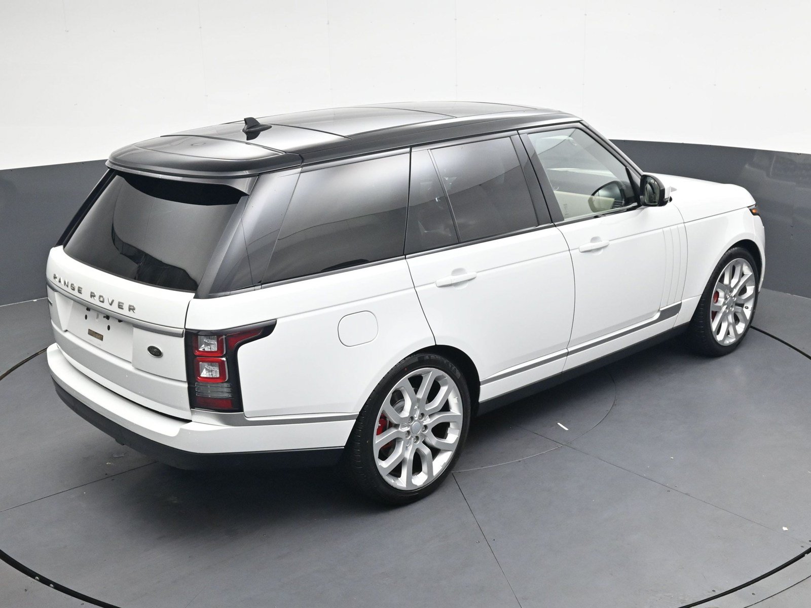 Used 2016 Land Rover Range Rover Supercharged AWD/4WD image 21