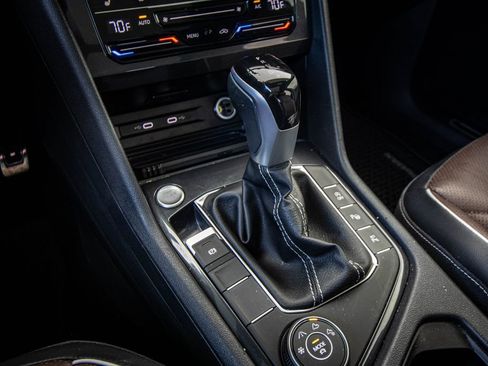 Certified 2024 Volkswagen Tiguan SEL R-Line AWD/4WD image 33