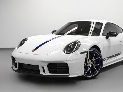 Certified 2025 Porsche 911 Carrera T w/ Sportdesign Package RWD image 7