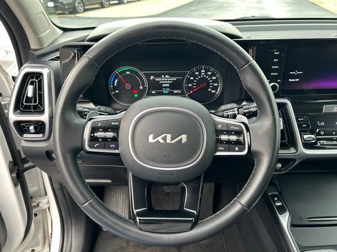 Certified 2023 Kia Sorento EX AWD/4WD image 18