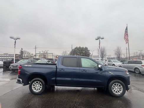 Used 2021 Chevrolet Silverado 1500 LT w/ Convenience Package II image 4