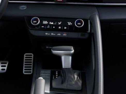 New 2025 Hyundai Elantra Sport image 16
