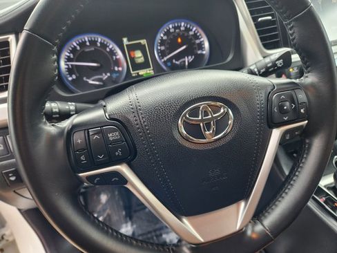 Used 2019 Toyota Highlander Limited image 20