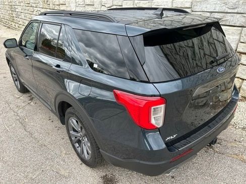 Used 2023 Ford Explorer XLT w/ Equipment Group 202A AWD/4WD image 4