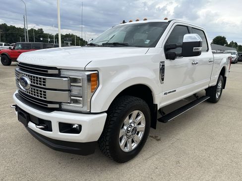 Used 2019 Ford F250 Platinum w/ Platinum Ultimate Package AWD/4WD image 14