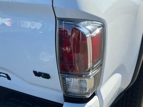 Used 2020 Toyota Tacoma TRD Off-Road w/ Technology Package RWD image 18