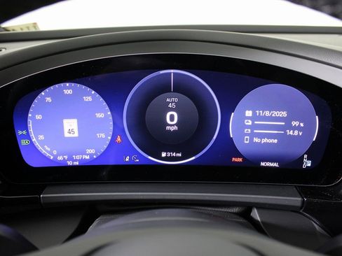 Certified 2025 Porsche Macan 4 Electric AWD/4WD image 22