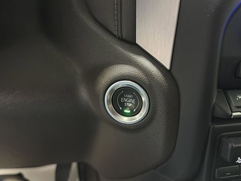 Used 2019 GMC Sierra 1500 SLT w/ SLT Premium Plus Package AWD/4WD image 14