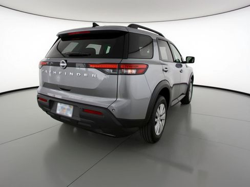 Used 2025 Nissan Pathfinder SV FWD image 9