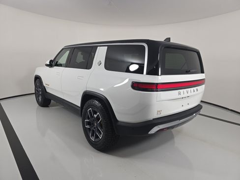 Used 2023 Rivian R1S Adventure AWD/4WD image 3