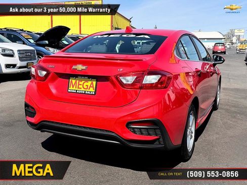 Used 2017 Chevrolet Cruze LT w/ RS Package FWD image 11