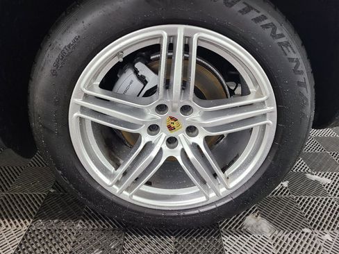 Used 2016 Porsche Macan S image 17