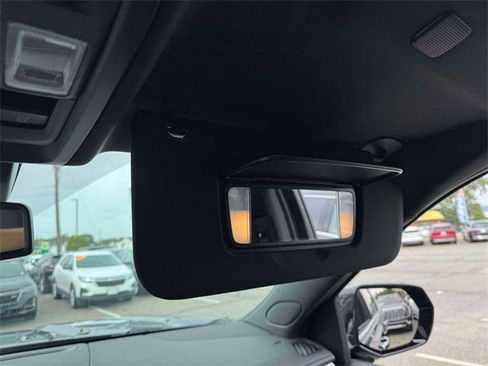 Used 2024 GMC Yukon XL Denali image 30