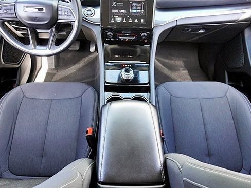 Used 2023 Jeep Grand Cherokee L Laredo RWD image 22