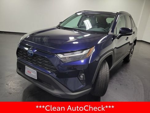 Used 2023 Toyota RAV4 XLE Premium AWD/4WD image 4