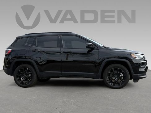 Used 2026 Jeep Compass Latitude image 6