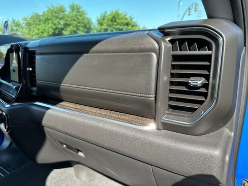 Used 2025 Chevrolet Silverado 1500 LT AWD/4WD image 31