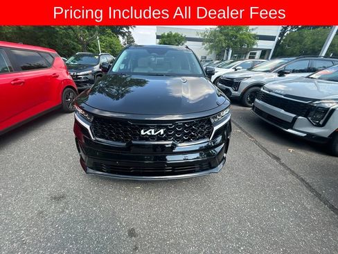 Certified 2023 Kia Sorento S w/ Panoramic Sunroof Package FWD image 3